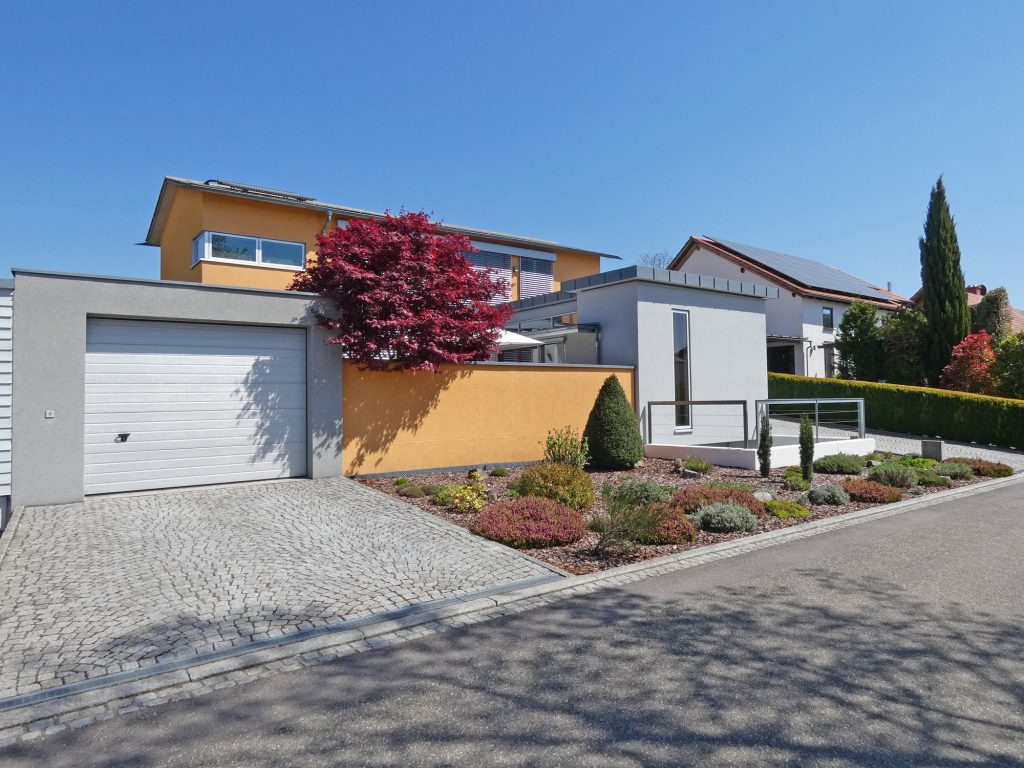 HUST Immobilien GmbH & Co. KG - Immobilienangebot - Bretten - Alle - Villa Sunshine! Top modernes Einfamilienhaus für den gehobenen Anspruch in Bretten-Ruit