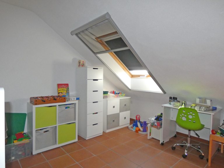 HUST Immobilien GmbH & Co. KG - Immobilienangebot - Bretten / Diedelsheim - Alle - Charmante Dachgeschoss-Wohnung mit Balkon und Terrasse in Bretten