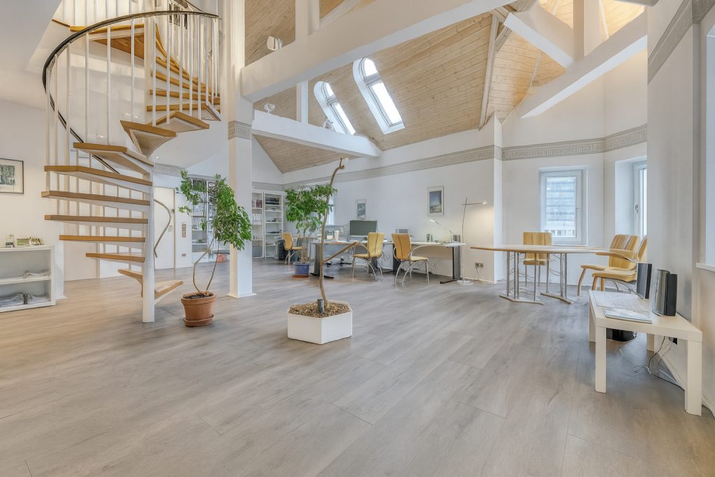 HUST Immobilien GmbH & Co. KG - Immobilienangebot - Karlsruhe / Südweststadt - Alle - Ab sofort frei! Maisonette-Wohnung mit tollem Raumgefühl und Potenzial in der Südweststadt!
