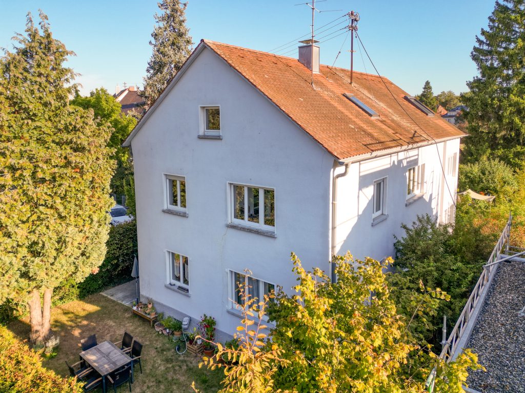 HUST Immobilien GmbH & Co. KG - Immobilienangebot - Karlsruhe / Weiherfeld - Alle - Ein Haus zum Wohlfühlen! Freistehendes 3-FH mit Nutz- und Ziergarten in beliebter Lage in Weiherfeld