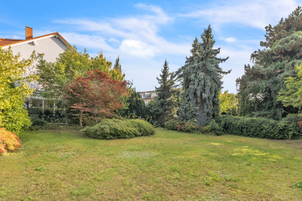HUST Immobilien GmbH & Co. KG - Immobilienangebot - Rheinstetten - Alle - Freistehendes EFH mit großem Grundstück in ruhiger Lage in Rheinstetten Forchheim!