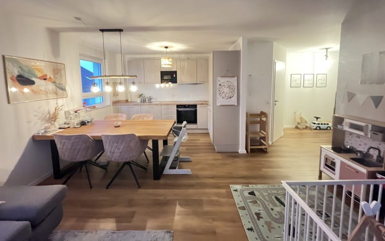 HUST Immobilien GmbH & Co. KG - Immobilienangebot - Karlsdorf-Neuthard - Alle - Moderne 3-Zimmer-Wohnung mit Balkon & Stellplatz in Karlsdorf-Neuthard sucht neue Mieter!