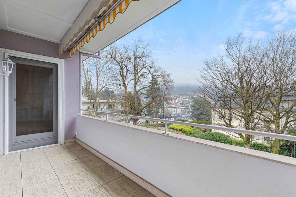 HUST Immobilien GmbH & Co. KG - Immobilienangebot - Baden-Baden - Alle - Exklusive & großzügige 3 Zimmer-Whg. in prominenter Lage in Baden-Baden! Mit Aufzug & TG-Stellplatz!
