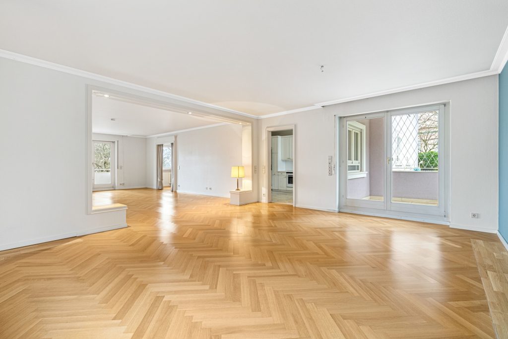 HUST Immobilien GmbH & Co. KG - Immobilienangebot - Baden-Baden - Alle - Exklusive & großzügige 3 Zimmer-Whg. in prominenter Lage in Baden-Baden! Mit Aufzug & TG-Stellplatz!