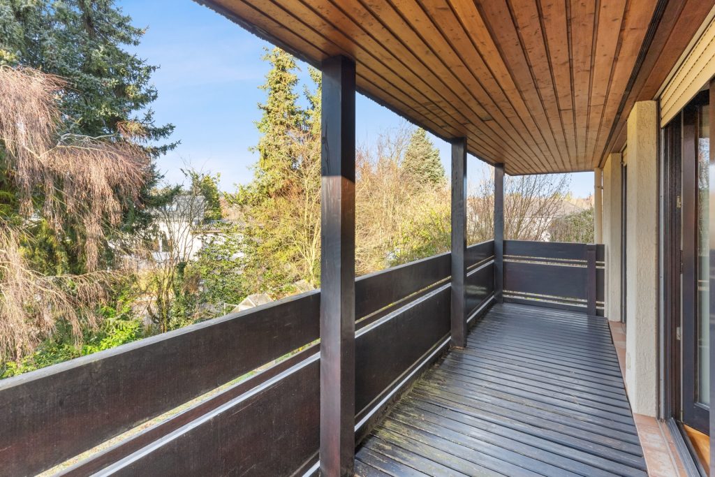 HUST Immobilien GmbH & Co. KG - Immobilienangebot - Karlsruhe / Grünwettersbach - Alle - Großzügiges Einfamilienhaus mit Garten und Gestaltungsmöglichkeiten