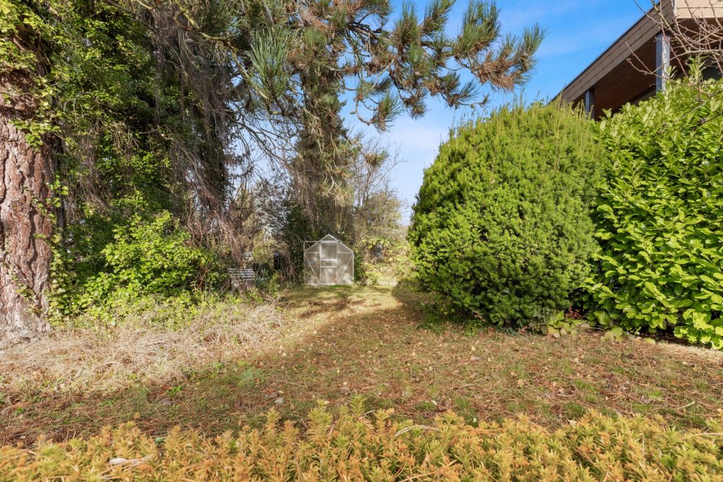 HUST Immobilien GmbH & Co. KG - Immobilienangebot - Karlsruhe / Grünwettersbach - Alle - Großzügiges Einfamilienhaus mit Garten und Gestaltungsmöglichkeiten