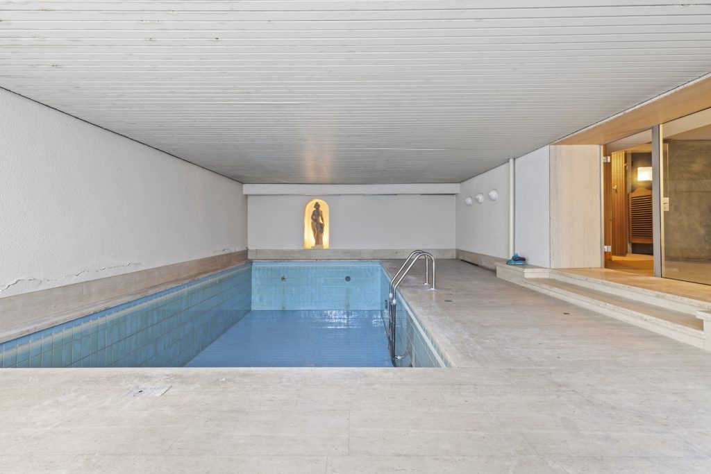 HUST Immobilien GmbH & Co. KG - Immobilienangebot - Karlsruhe - Alle - Großzügiges Einfamilienhaus mit großer Terrasse und Schwimmbad in Weiherfeld