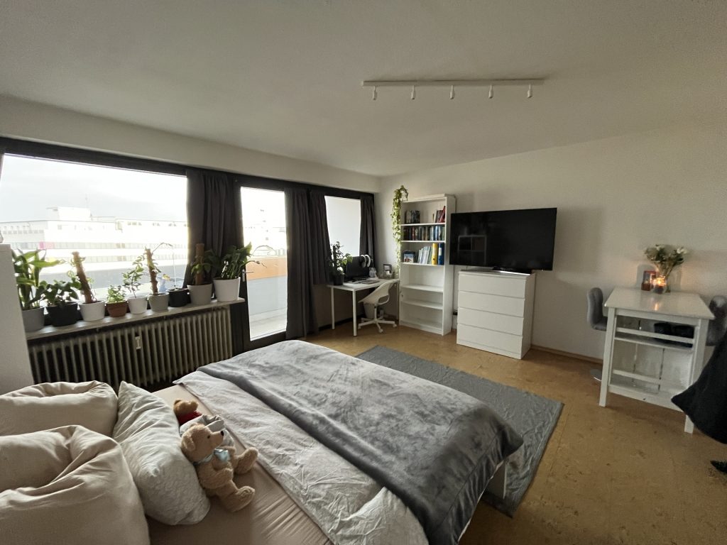 HUST Immobilien GmbH & Co. KG - Immobilienangebot - Karlsruhe - Alle - Zentrale 1-Zimmer-Wohnung in der Kaiserpassage – mit Balkon & Tiefgaragenstellplatz!