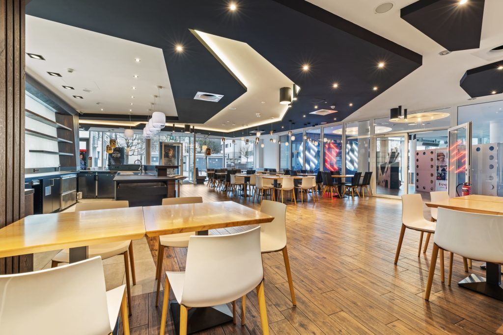 HUST Immobilien GmbH & Co. KG - Immobilienangebot - Baden-Baden - Alle - Voll ausgestattetes Restaurant – Einziehen, loslegen, begeistern!