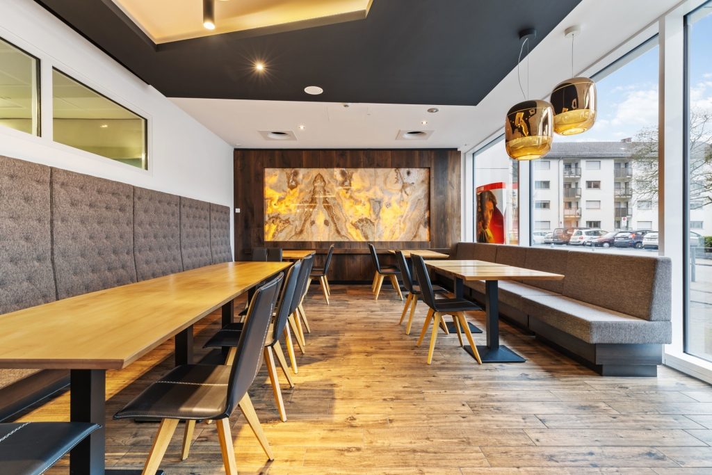 HUST Immobilien GmbH & Co. KG - Immobilienangebot - Baden-Baden - Alle - Voll ausgestattetes Restaurant – Einziehen, loslegen, begeistern!
