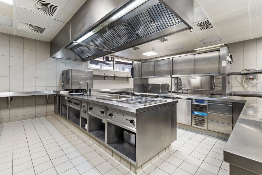 HUST Immobilien GmbH & Co. KG - Immobilienangebot - Baden-Baden - Alle - Voll ausgestattetes Restaurant – Einziehen, loslegen, begeistern!