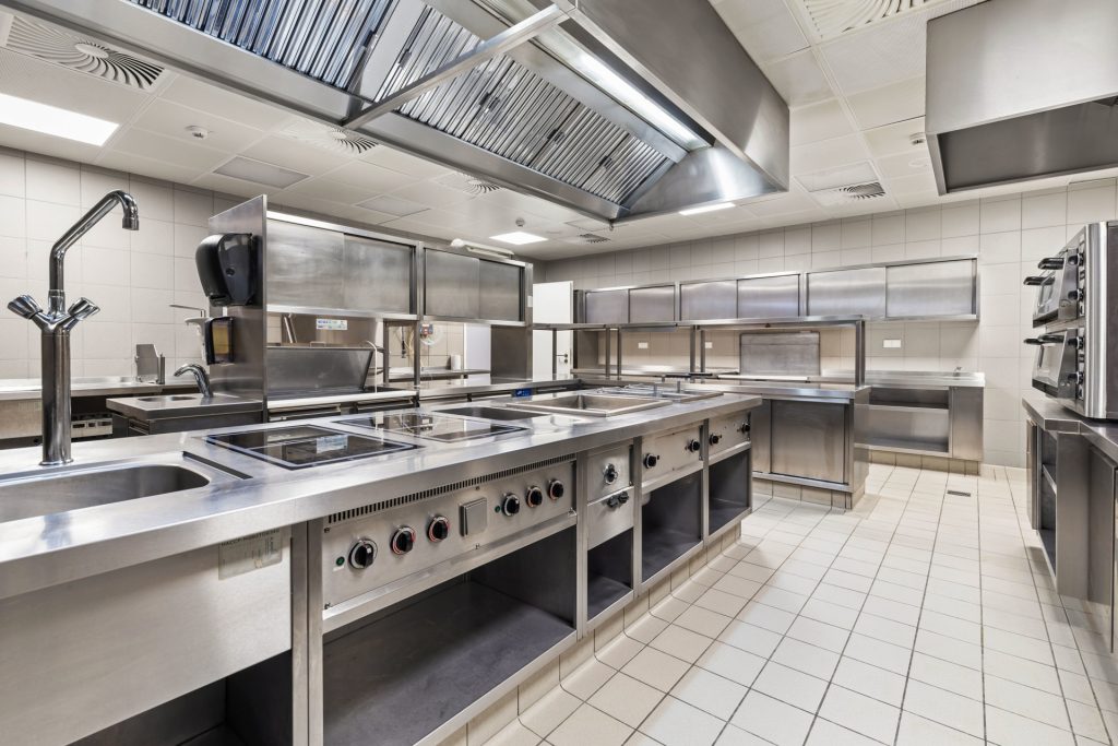 HUST Immobilien GmbH & Co. KG - Immobilienangebot - Baden-Baden - Alle - Voll ausgestattetes Restaurant – Einziehen, loslegen, begeistern!