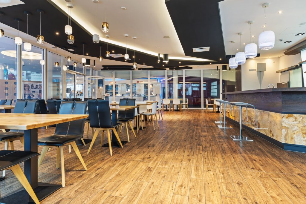 HUST Immobilien GmbH & Co. KG - Immobilienangebot - Baden-Baden - Alle - Voll ausgestattetes Restaurant – Einziehen, loslegen, begeistern!