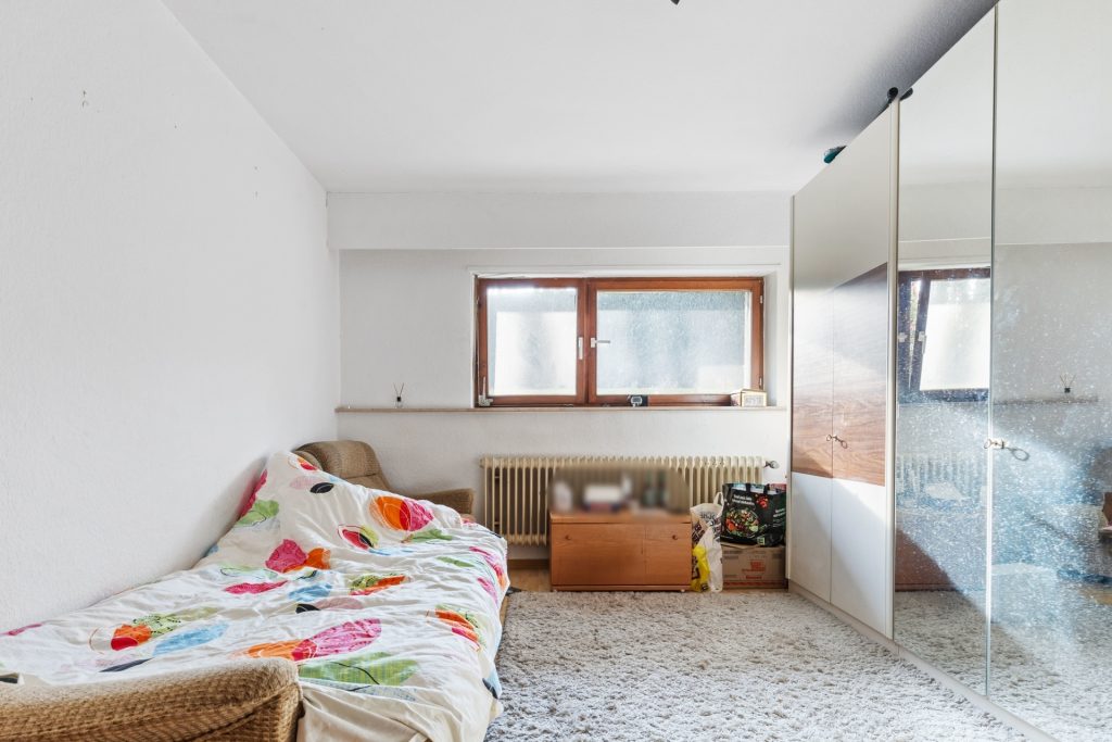 HUST Immobilien GmbH & Co. KG - Immobilienangebot - Karlsruhe / Wolfartsweier - Alle - Kapitalanlage! 10 Wohnungen im Paket in 12- Familienhaus mit Stellplätzen und Garage