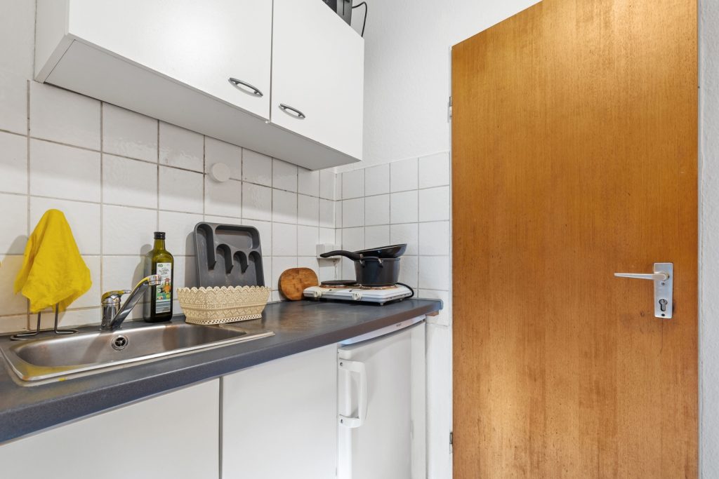 HUST Immobilien GmbH & Co. KG - Immobilienangebot - Karlsruhe / Wolfartsweier - Alle - Kapitalanlage! 10 Wohnungen im Paket in 12- Familienhaus mit Stellplätzen und Garage
