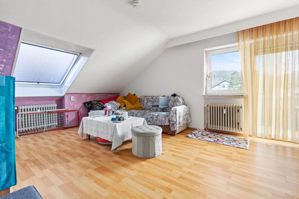 HUST Immobilien GmbH & Co. KG - Immobilienangebot - Karlsruhe / Wolfartsweier - Alle - Kapitalanlage! 10 Wohnungen im Paket in 12- Familienhaus mit Stellplätzen und Garage
