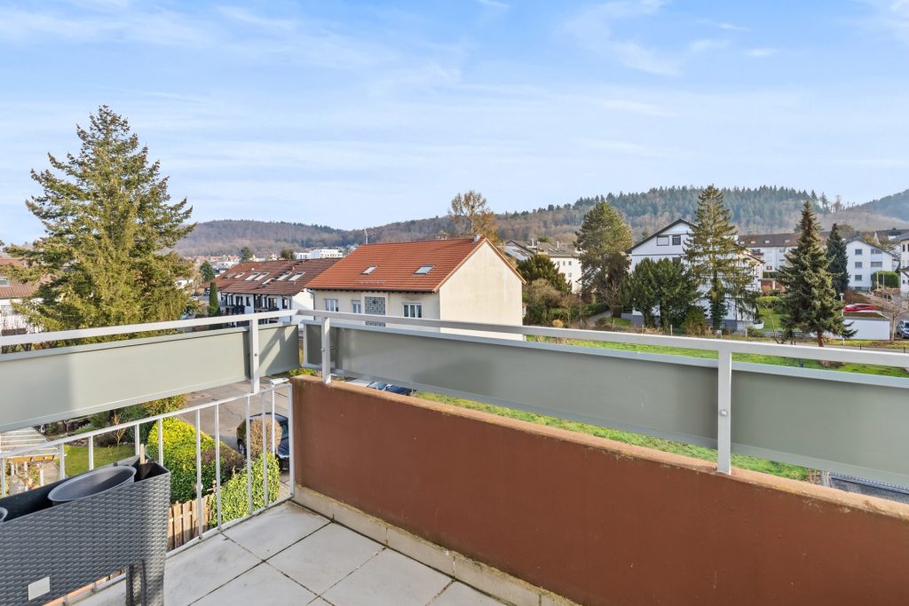 HUST Immobilien GmbH & Co. KG - Immobilienangebot - Karlsruhe / Wolfartsweier - Alle - Kapitalanlage! 10 Wohnungen im Paket in 12- Familienhaus mit Stellplätzen und Garage