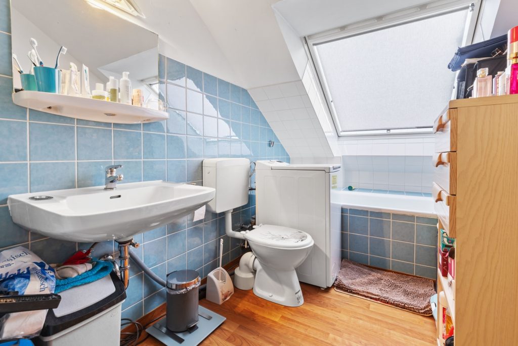 HUST Immobilien GmbH & Co. KG - Immobilienangebot - Karlsruhe / Wolfartsweier - Alle - Kapitalanlage! 10 Wohnungen im Paket in 12- Familienhaus mit Stellplätzen und Garage