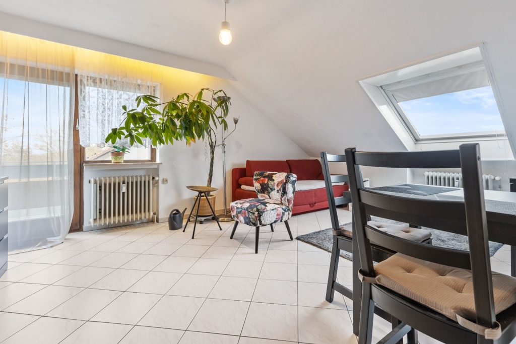 HUST Immobilien GmbH & Co. KG - Immobilienangebot - Karlsruhe / Wolfartsweier - Alle - Kapitalanlage! 10 Wohnungen im Paket in 12- Familienhaus mit Stellplätzen und Garage