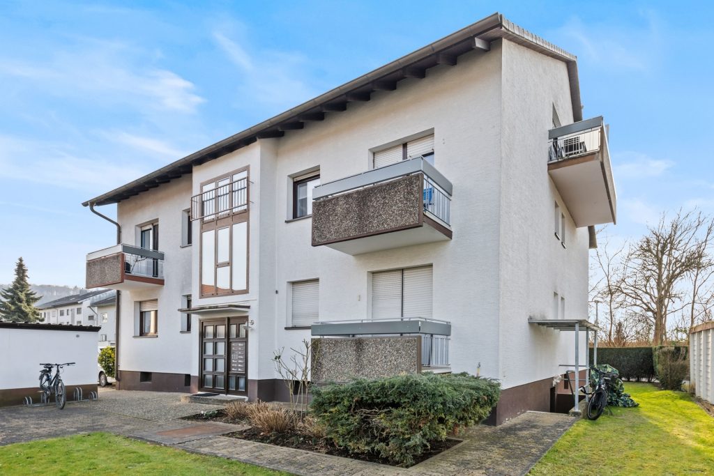 HUST Immobilien GmbH & Co. KG - Immobilienangebot - Karlsruhe / Wolfartsweier - Alle - Kapitalanlage! 10 Wohnungen im Paket in 12- Familienhaus mit Stellplätzen und Garage
