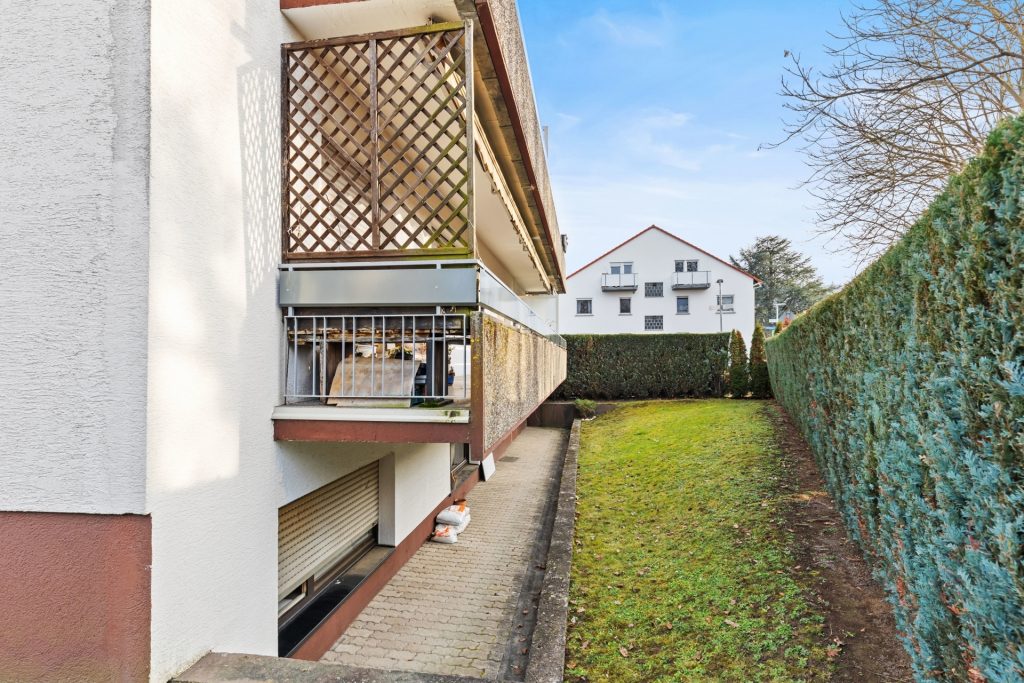 HUST Immobilien GmbH & Co. KG - Immobilienangebot - Karlsruhe / Wolfartsweier - Alle - Kapitalanlage! 10 Wohnungen im Paket in 12- Familienhaus mit Stellplätzen und Garage
