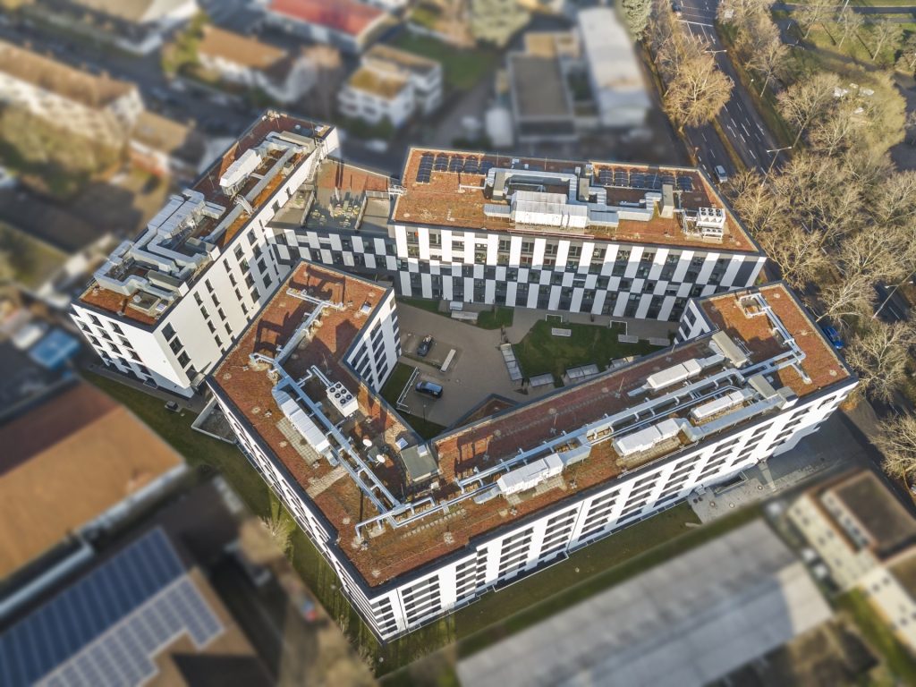 HUST Immobilien GmbH & Co. KG - Immobilienangebot - Karlsruhe - Alle - Erstklassiges Mixed-Use-Areal mit ESG-Zertifizierung und langfristigem WALT in strategisch gefragter Lage