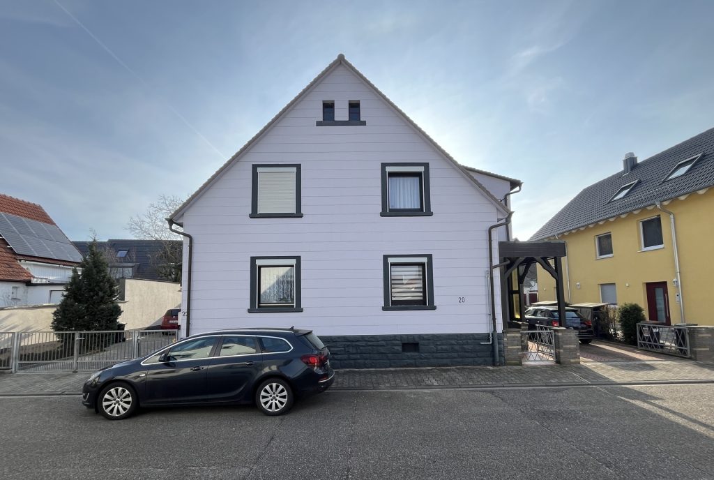 HUST Immobilien GmbH & Co. KG - Immobilienangebot - Rheinstetten / Mörsch - Alle - Zur Miete: Großzügige 4-Zimmer-Maisonette-Wohnung mit Balkon – ab 01.04.2025 verfügbar!