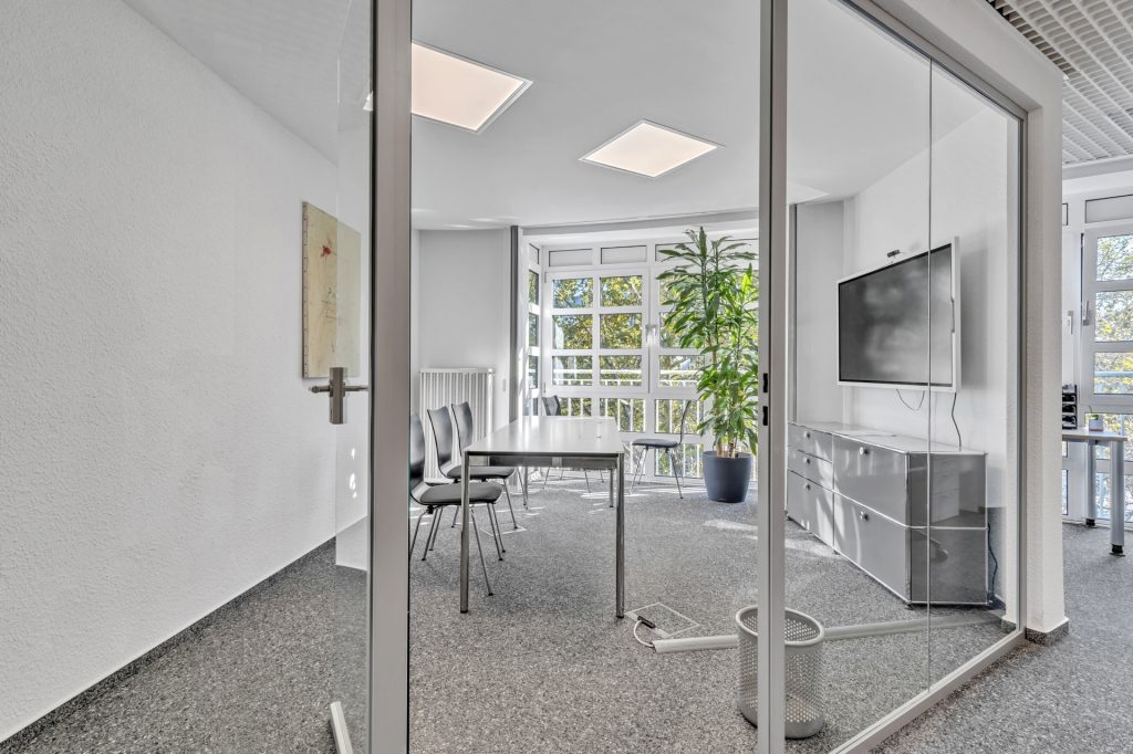 HUST Immobilien GmbH & Co. KG - Immobilienangebot - Karlsruhe - Alle - Sale-and-Lease-back mit TOP-Bonität und 10 Jahre Mietgarantie - Büro in A-Lage zum Verkauf