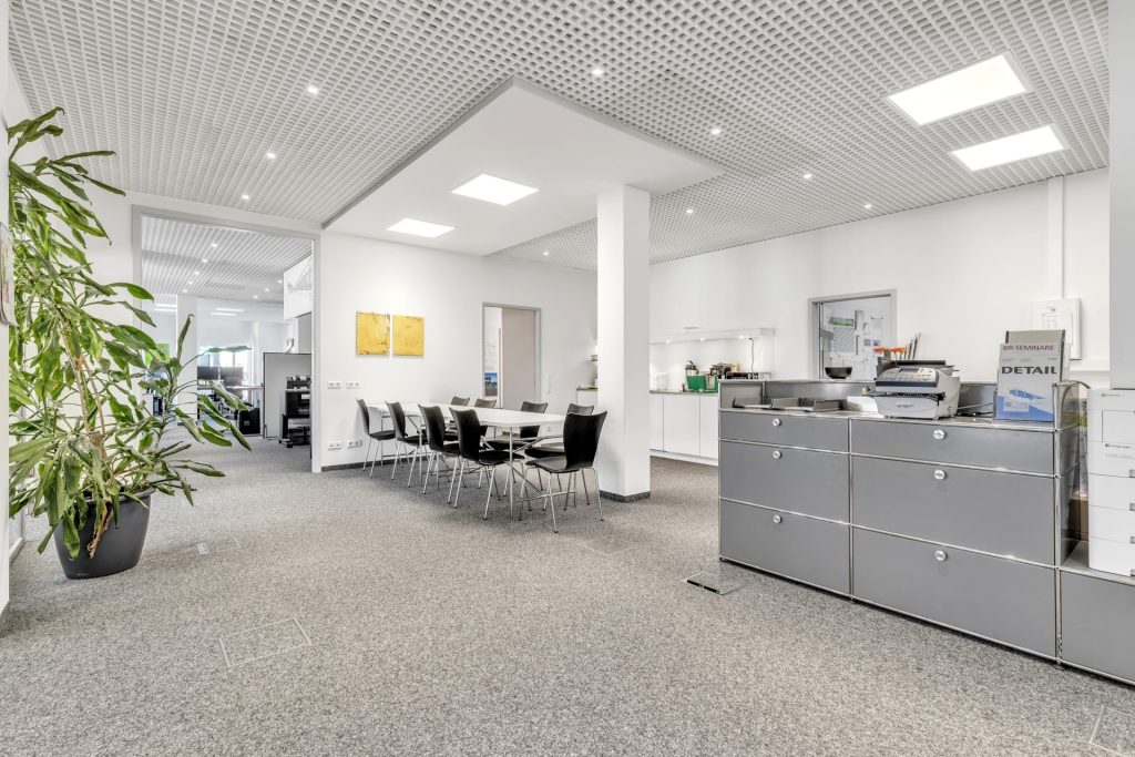 HUST Immobilien GmbH & Co. KG - Immobilienangebot - Karlsruhe - Alle - Sale-and-Lease-back mit TOP-Bonität und 10 Jahre Mietgarantie - Büro in A-Lage zum Verkauf