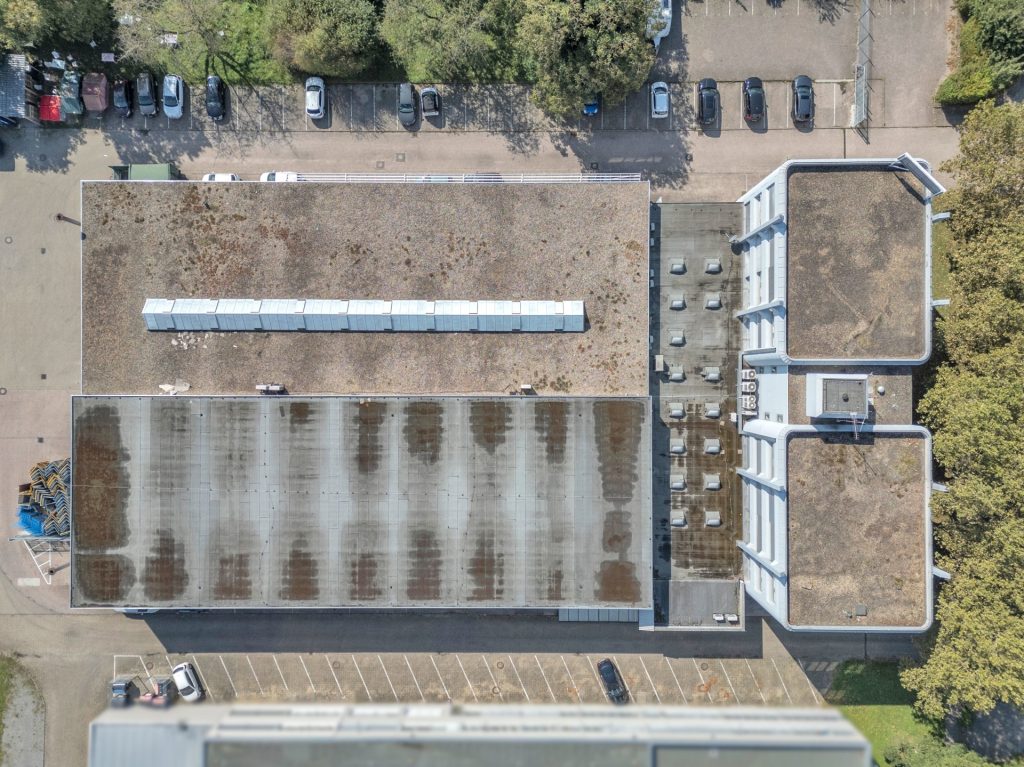 HUST Immobilien GmbH & Co. KG - Immobilienangebot - Karlsruhe - Alle - Vermietete Lagerhalle mit Bürotrakt und guter Anbindung an die BAB - Eigennutzung zeitnahe möglich