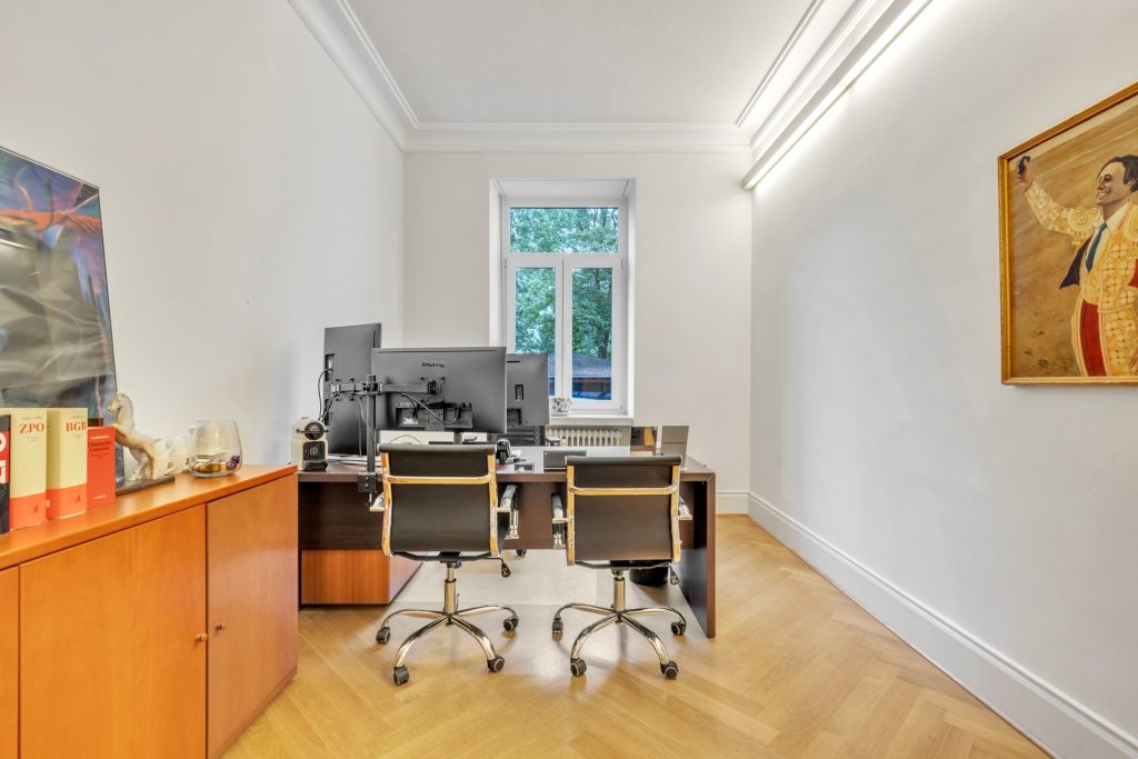 HUST Immobilien GmbH & Co. KG - Immobilienangebot - Karlsruhe - Alle - Rarität in zentraler Lage – zwei Büroetagen mit Charakter