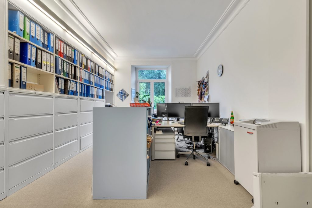 HUST Immobilien GmbH & Co. KG - Immobilienangebot - Karlsruhe - Alle - Rarität in zentraler Lage – zwei Büroetagen mit Charakter