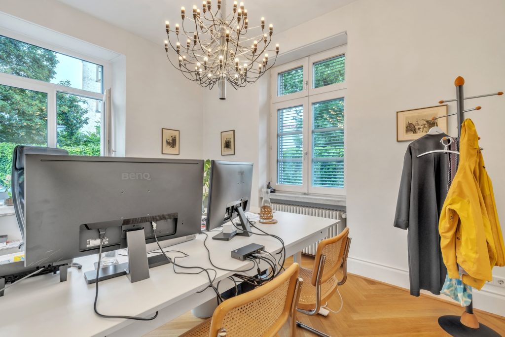 HUST Immobilien GmbH & Co. KG - Immobilienangebot - Karlsruhe - Alle - Rarität in zentraler Lage – zwei Büroetagen mit Charakter
