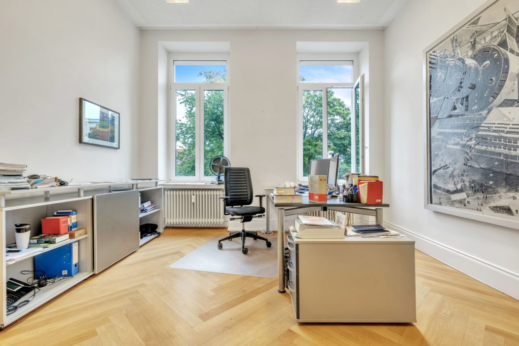 HUST Immobilien GmbH & Co. KG - Immobilienangebot - Karlsruhe - Alle - Rarität in zentraler Lage – zwei Büroetagen mit Charakter