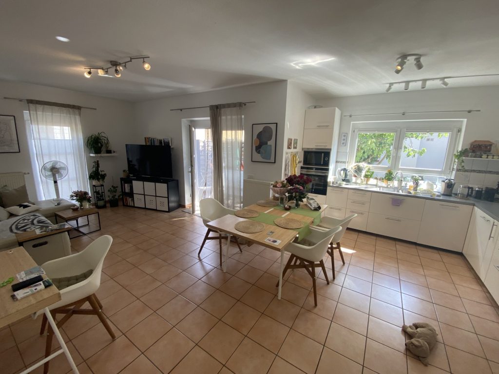 HUST Immobilien GmbH & Co. KG - Immobilienangebot - Karlsruhe / Daxlanden - Alle - Kapitalanleger und Eigennutzer aufgepasst! Gepflegtes Mehrfamilienhaus mit 3 Einheiten in Daxlanden!
