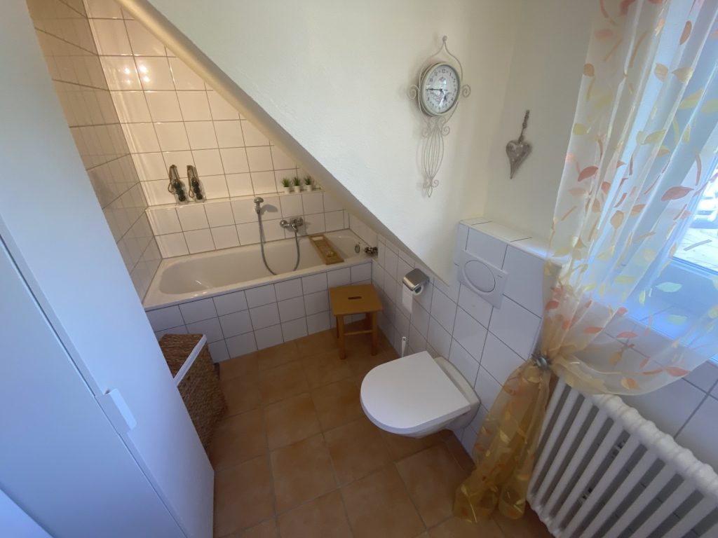 HUST Immobilien GmbH & Co. KG - Immobilienangebot - Karlsruhe / Daxlanden - Alle - Kapitalanleger und Eigennutzer aufgepasst! Gepflegtes Mehrfamilienhaus mit 3 Einheiten in Daxlanden!