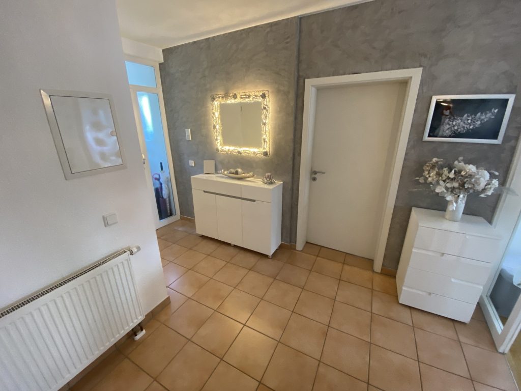 HUST Immobilien GmbH & Co. KG - Immobilienangebot - Karlsruhe / Daxlanden - Alle - Kapitalanleger und Eigennutzer aufgepasst! Gepflegtes Mehrfamilienhaus mit 3 Einheiten in Daxlanden!
