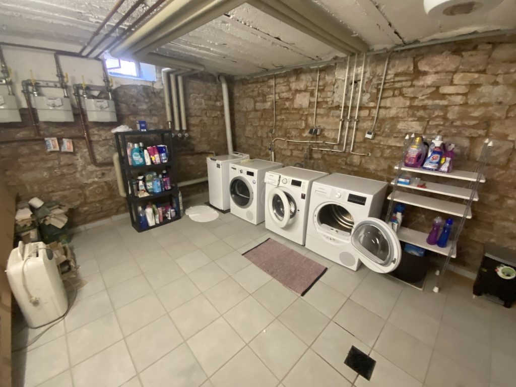 HUST Immobilien GmbH & Co. KG - Immobilienangebot - Karlsruhe / Daxlanden - Alle - Kapitalanleger und Eigennutzer aufgepasst! Gepflegtes Mehrfamilienhaus mit 3 Einheiten in Daxlanden!