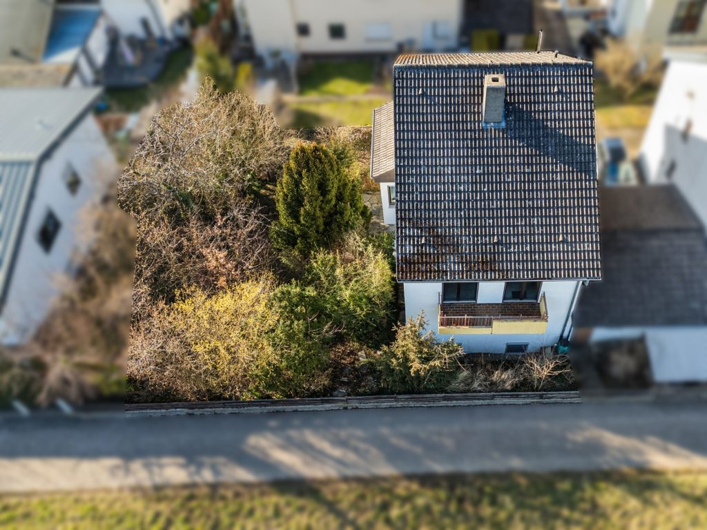 HUST Immobilien GmbH & Co. KG - Immobilienangebot - Waldbronn - Alle - Freistehendes Einfamilienhaus in zweiter Reihe – naturnah, ruhig & voller Möglichkeiten!