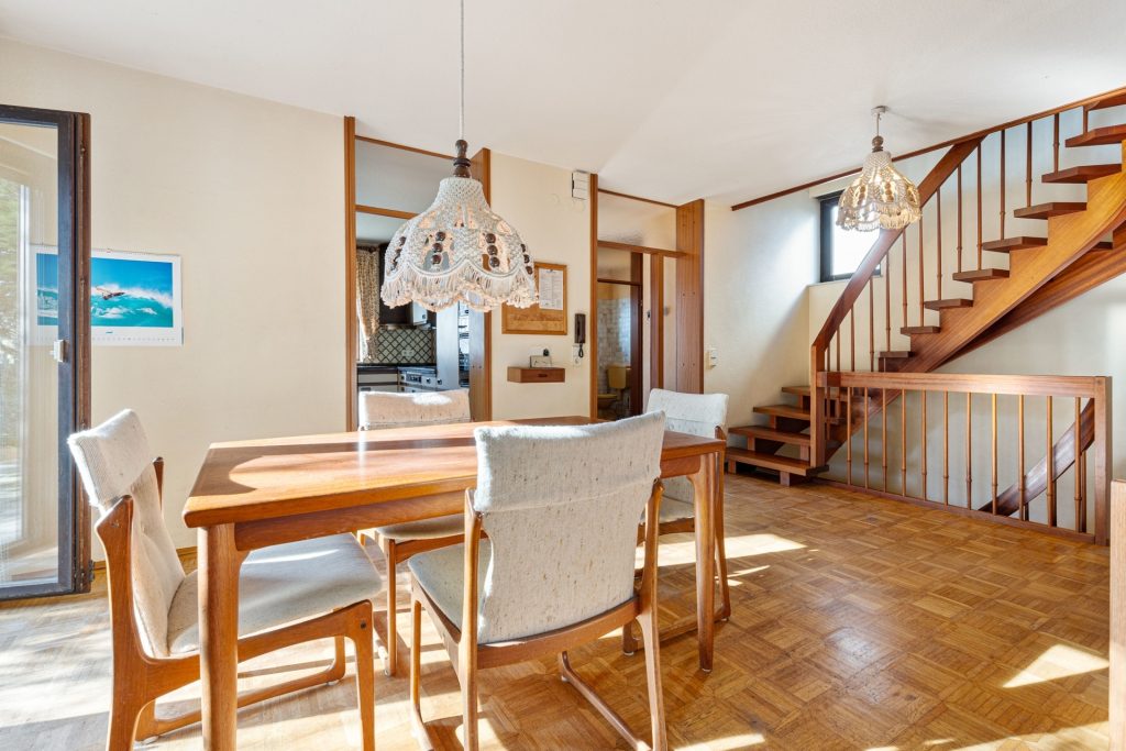 HUST Immobilien GmbH & Co. KG - Immobilienangebot - Waldbronn - Alle - Freistehendes Einfamilienhaus in zweiter Reihe – naturnah, ruhig & voller Möglichkeiten!
