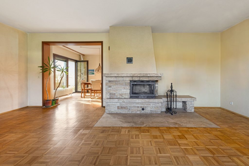 HUST Immobilien GmbH & Co. KG - Immobilienangebot - Waldbronn - Alle - Freistehendes Einfamilienhaus in zweiter Reihe – naturnah, ruhig & voller Möglichkeiten!
