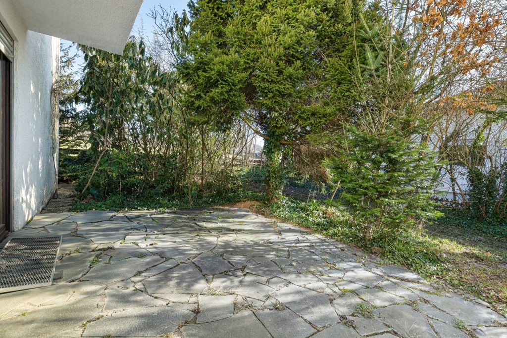 HUST Immobilien GmbH & Co. KG - Immobilienangebot - Waldbronn - Alle - Freistehendes Einfamilienhaus in zweiter Reihe – naturnah, ruhig & voller Möglichkeiten!