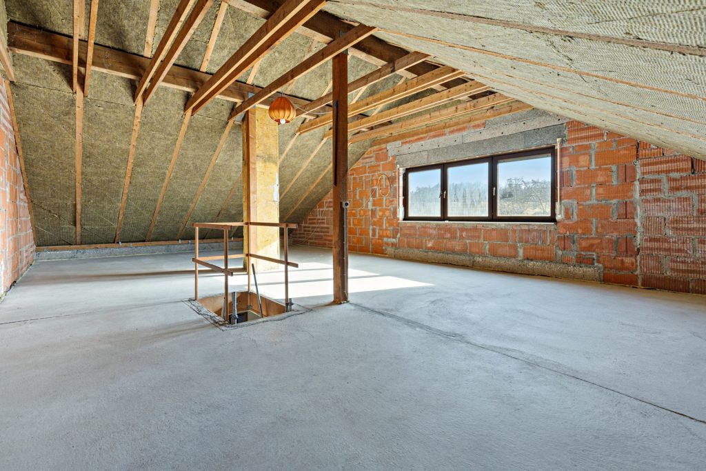 HUST Immobilien GmbH & Co. KG - Immobilienangebot - Waldbronn - Alle - Freistehendes Einfamilienhaus in zweiter Reihe – naturnah, ruhig & voller Möglichkeiten!