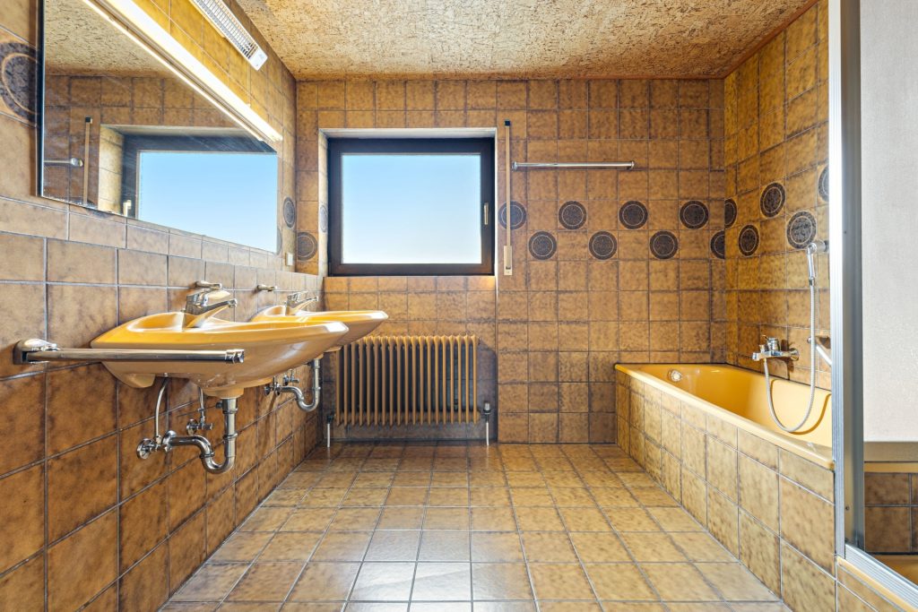 HUST Immobilien GmbH & Co. KG - Immobilienangebot - Waldbronn - Alle - Freistehendes Einfamilienhaus in zweiter Reihe – naturnah, ruhig & voller Möglichkeiten!