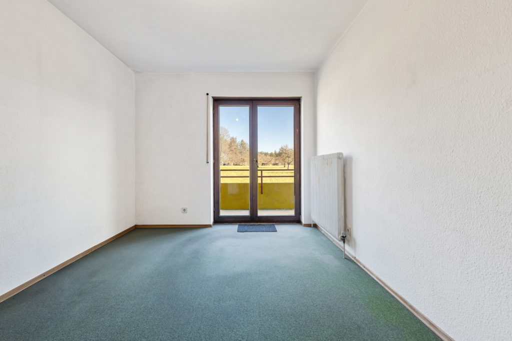 HUST Immobilien GmbH & Co. KG - Immobilienangebot - Waldbronn - Alle - Freistehendes Einfamilienhaus in zweiter Reihe – naturnah, ruhig & voller Möglichkeiten!