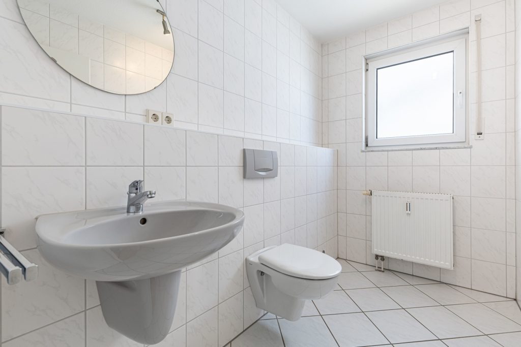 HUST Immobilien GmbH & Co. KG - Immobilienangebot - Stutensee / Blankenloch - Alle - Großzügige 4-Zimmer-Wohnung mit Garten, zwei Balkonen und sofortigem Einzugsgefühl!