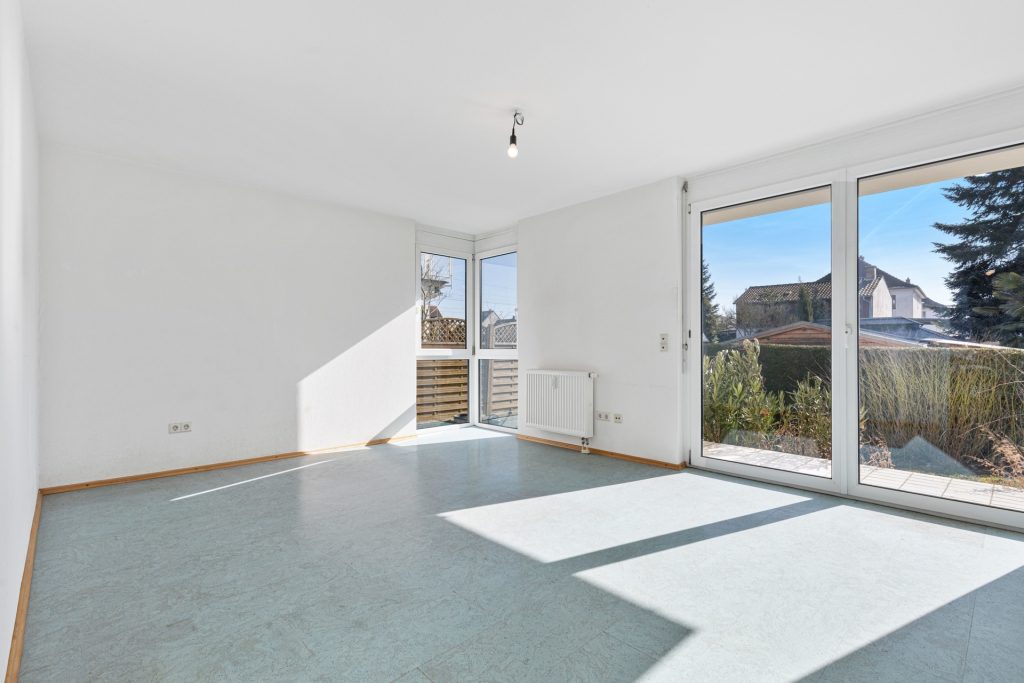 HUST Immobilien GmbH & Co. KG - Immobilienangebot - Stutensee / Blankenloch - Alle - Großzügige 4-Zimmer-Wohnung mit Garten, zwei Balkonen und sofortigem Einzugsgefühl!