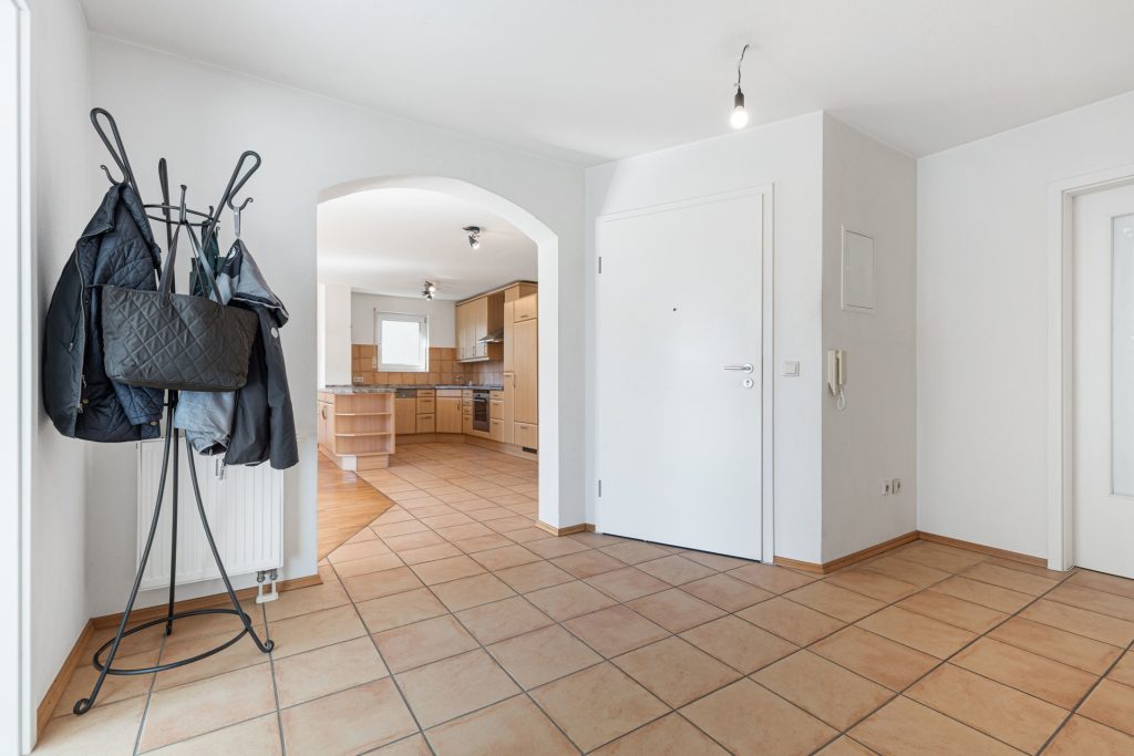 HUST Immobilien GmbH & Co. KG - Immobilienangebot - Stutensee / Blankenloch - Alle - Großzügige 4-Zimmer-Wohnung mit Garten, zwei Balkonen und sofortigem Einzugsgefühl!