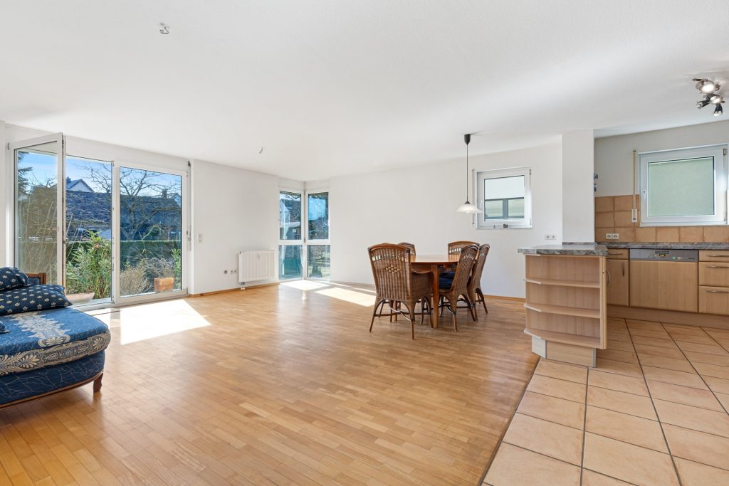 HUST Immobilien GmbH & Co. KG - Immobilienangebot - Stutensee / Blankenloch - Alle - Großzügige 4-Zimmer-Wohnung mit Garten, zwei Balkonen und sofortigem Einzugsgefühl!