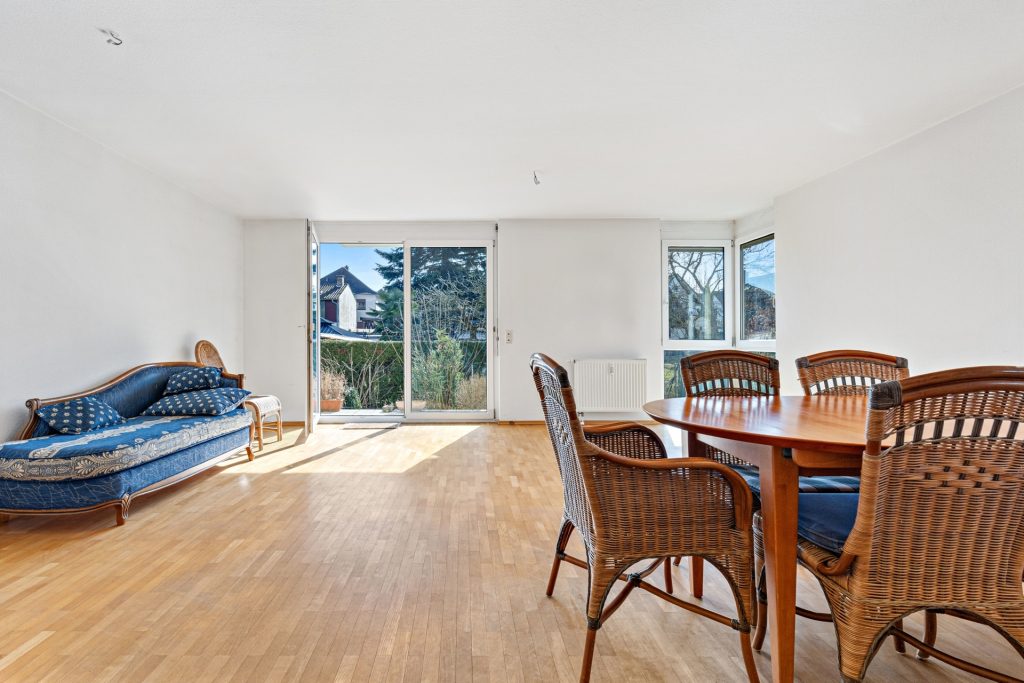 HUST Immobilien GmbH & Co. KG - Immobilienangebot - Stutensee / Blankenloch - Alle - Großzügige 4-Zimmer-Wohnung mit Garten, zwei Balkonen und sofortigem Einzugsgefühl!